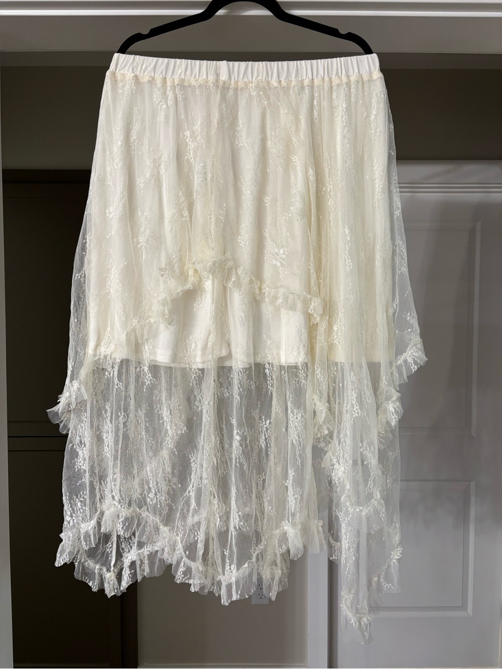 NWOT Ivory Lace High-Low Layered Skirt